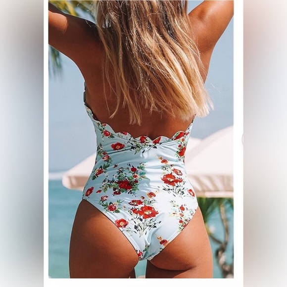 CUPSHE Women's Light Blue Floral Scalloped Halter One Piece Swimsuit NWT Size L - Picture 2 of 9